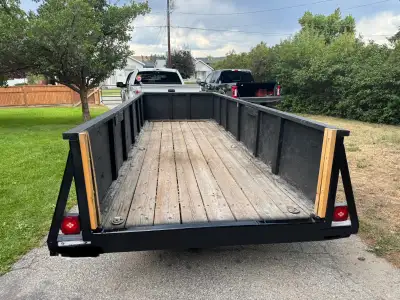Box trailer 16’X5’ inside dimensions, tandem axel, working breaks and tail lights, very easy to tow....