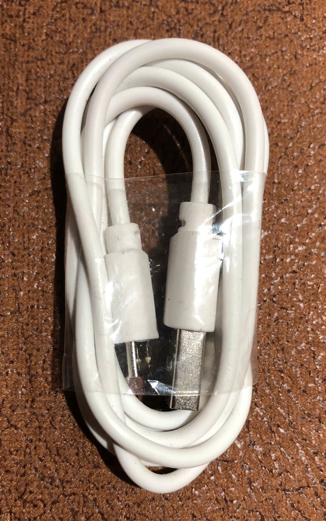 Micro USB Cable dans Appareils électroniques  à Saskatoon