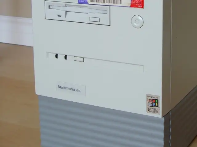 Retro gaming vintage PC - Packard Bell 730C tower computer in Desktop Computers in Edmonton - Image 10