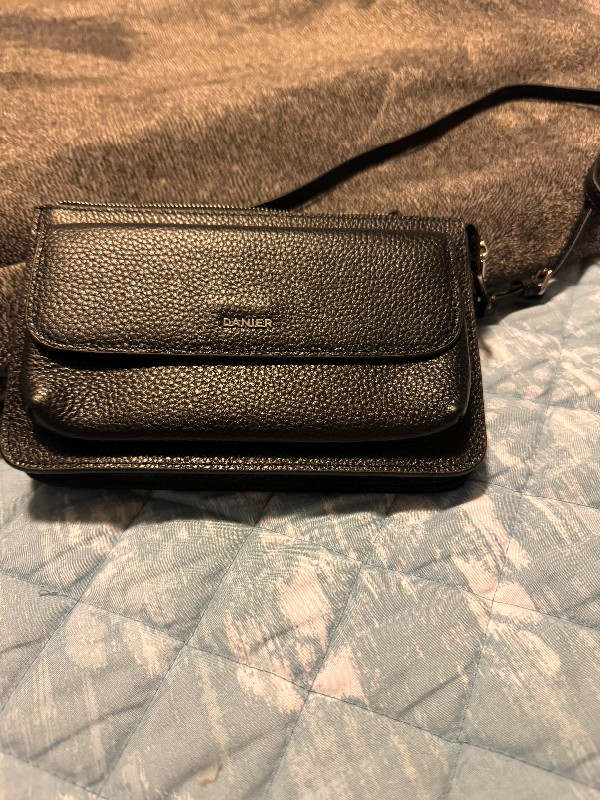 Crossbody wallet in Women's - Bags & Wallets in City of Halifax