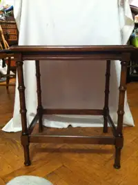SOLID WALNUT SIDE TABLE