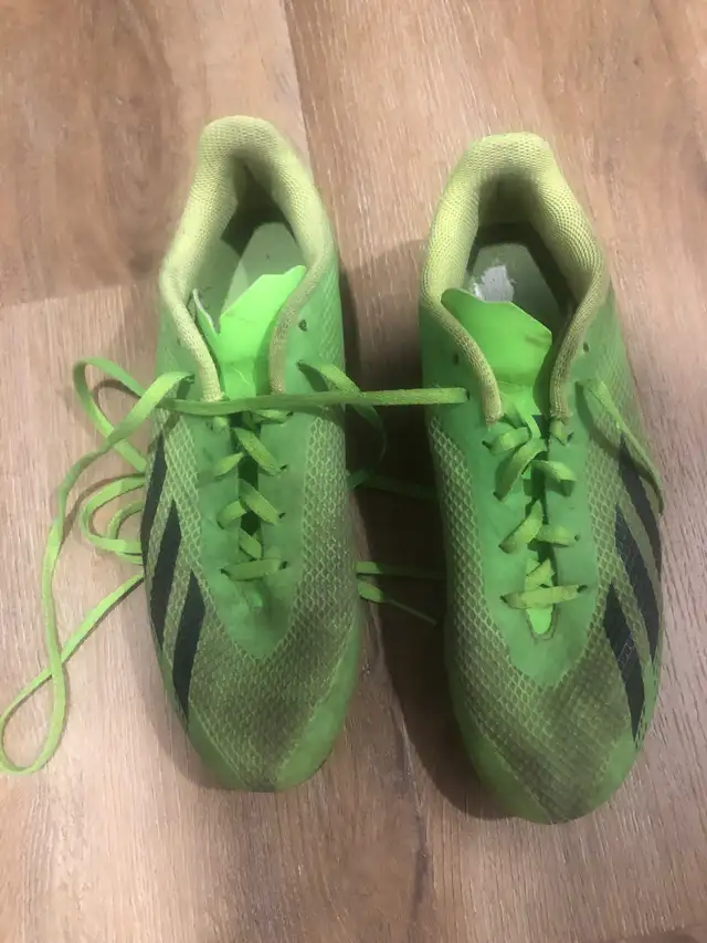 Soccer cleats in Soccer in Hamilton - Image 2