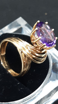 14K Gold Art Deco Ring with 10 Carat Amethyst Heavy piece !