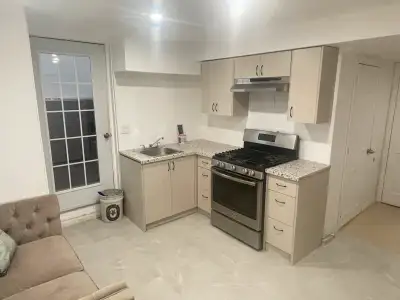 Newly Renovated 2 Bedroom Basement for Rent – Newmarket