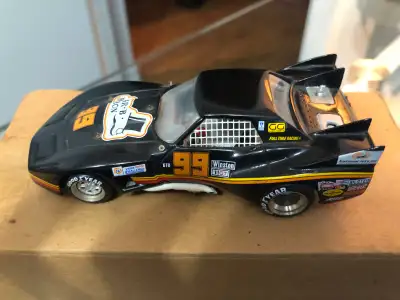 CHEVROLET CORVETTE 1980- ÉDITION DAYTONNA - DATE DE 1980 - MODELE RÉDUIT DE COLLECTION - ÉCHELLE 1/4...