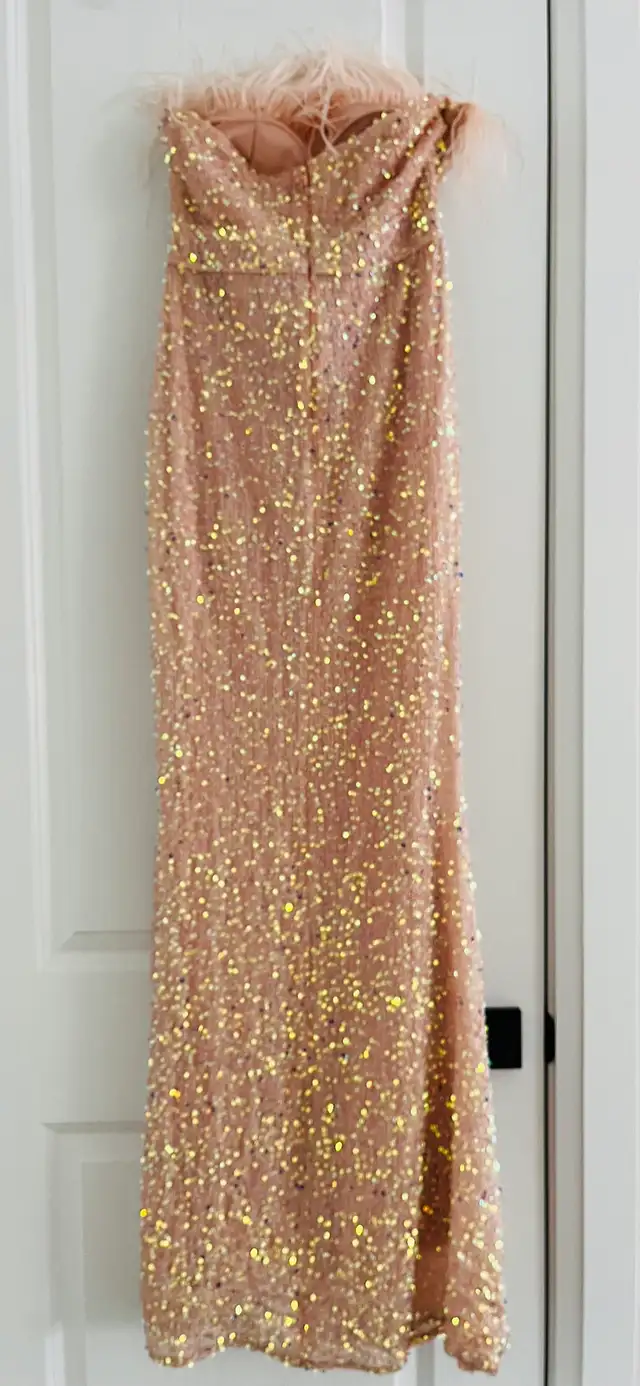 prom dress in Women's - Dresses & Skirts in Kitchener / Waterloo - Image 3