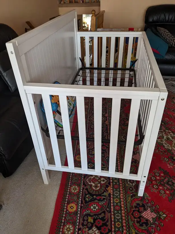 Wooden White Convertible Crib  with Musical  Crib Toy in Cribs in Markham / York Region - Image 3