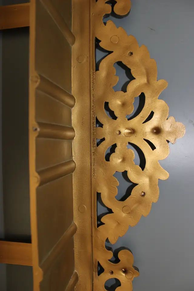 Vintage Syroco Curio Wall Cabinet Ornate Hollywood Regency Shelf in Storage & Organization in Ottawa - Image 11