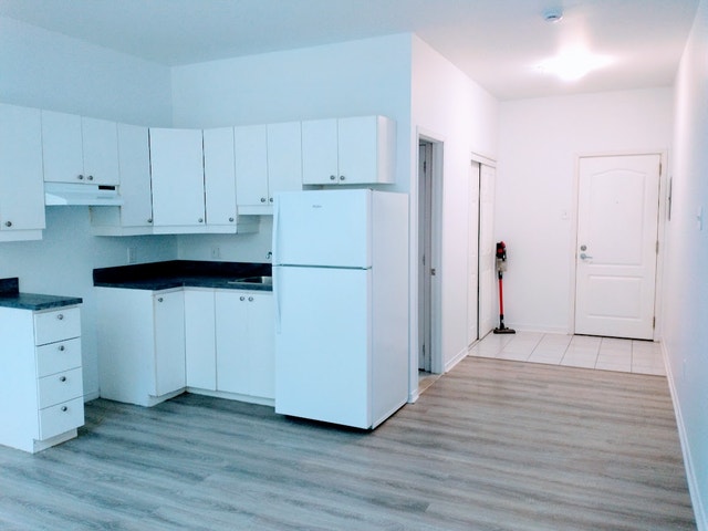 STUDIO RÉNOVÉ -HAUTE VILLE , 850 PAR MOIS A LOUER 1 SEPTEMBRE — photo 1