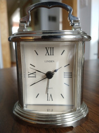 Linden Quartz alarm clock with battery