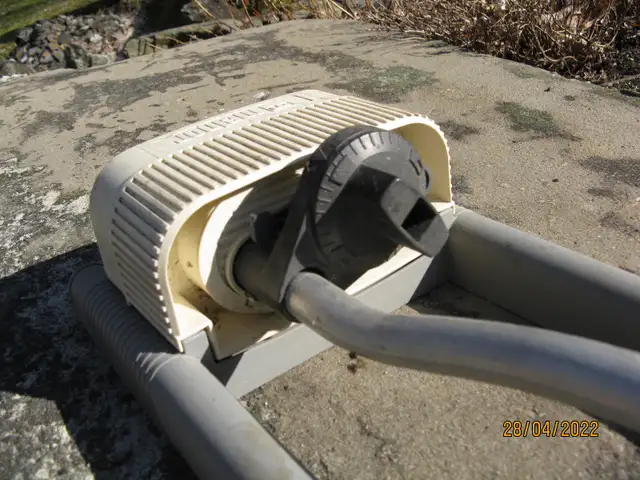 Arrosoir a Pelouse in Plants, Fertilizer & Soil in Granby - Image 5