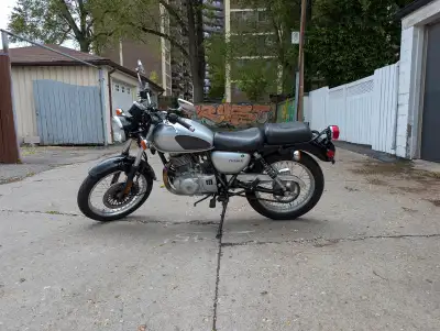 Great bike for commuting in the city and learning to ride. Has ample power to safely manoeuvre throu...