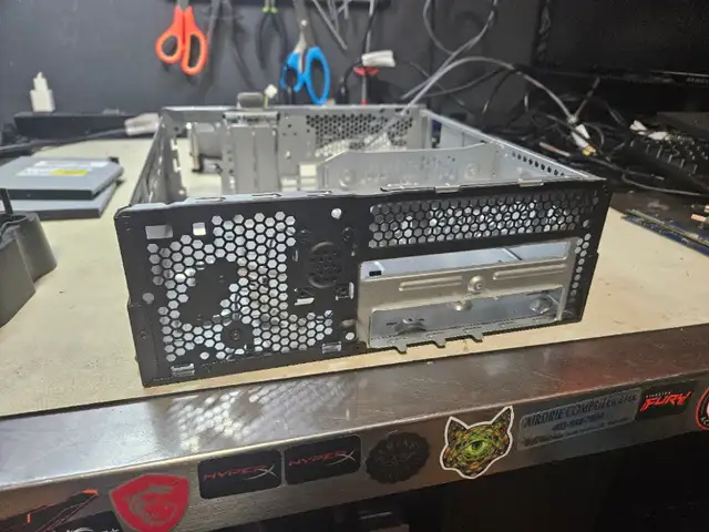 Lenovo ThinkCentre M710e (EMPTY CHASSIS) in Desktop Computers in Calgary - Image 4