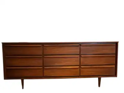 72 L x 18 L x 30 H Collectible Authentic Vintage • Delivery possible • Livraison possible • teak tec...