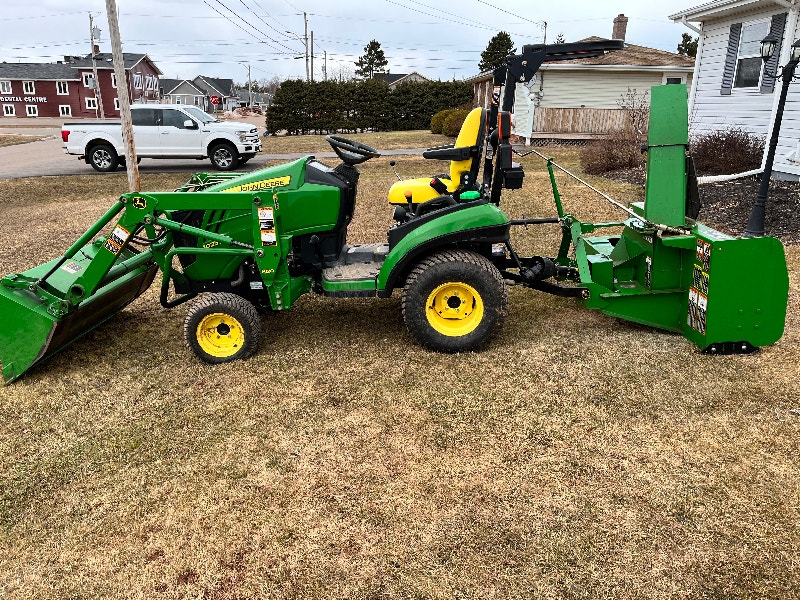 John Deere 25 HP Tractor & Blower Farming Equipment Summerside Kijiji