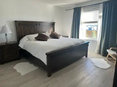 Kind bed, 2 spring Boxes, 2 night tables, mattress, dresser and mirror, real oak wood