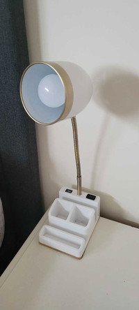 LAMP WITH CHARGING AND STORAGE 