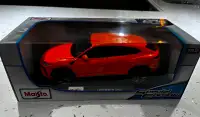 Lamborghini Urus orange