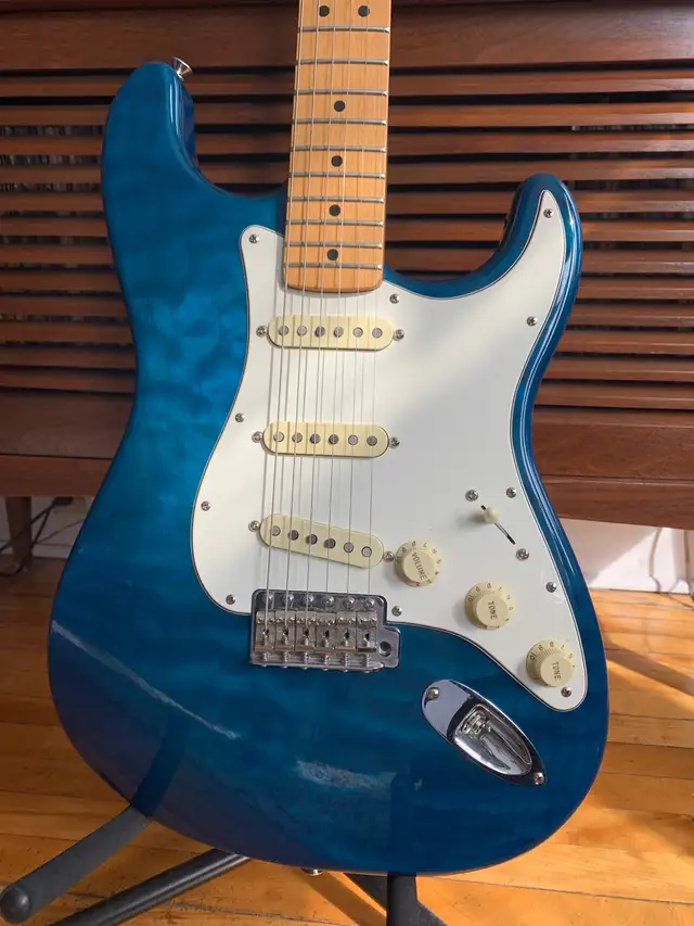 Fender Stratocaster in Guitars in Kingston - Image 3