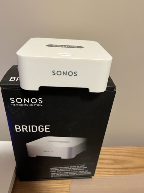 Sonos bridge for Sonos speakers dans Haut-parleurs  à Calgary