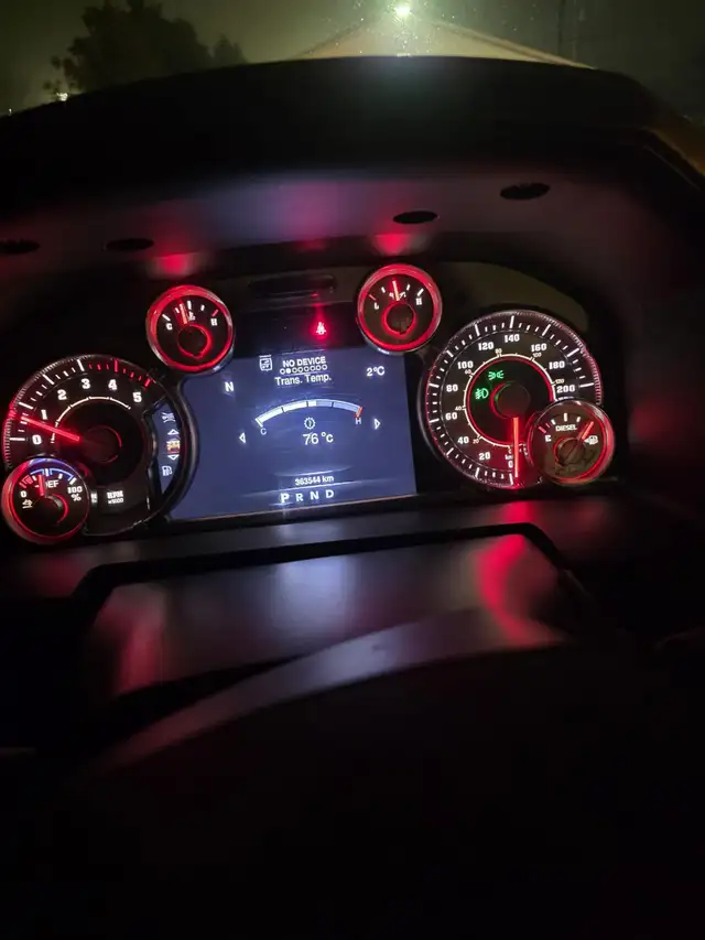 2016 ram 2500 longhorn diesel in Cars & Trucks in Sarnia - Image 4