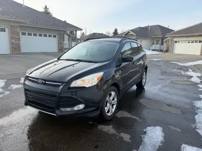2014 Ford Escape Good reliable SUV, recently installed a new windshield and windshield wipers, detai...