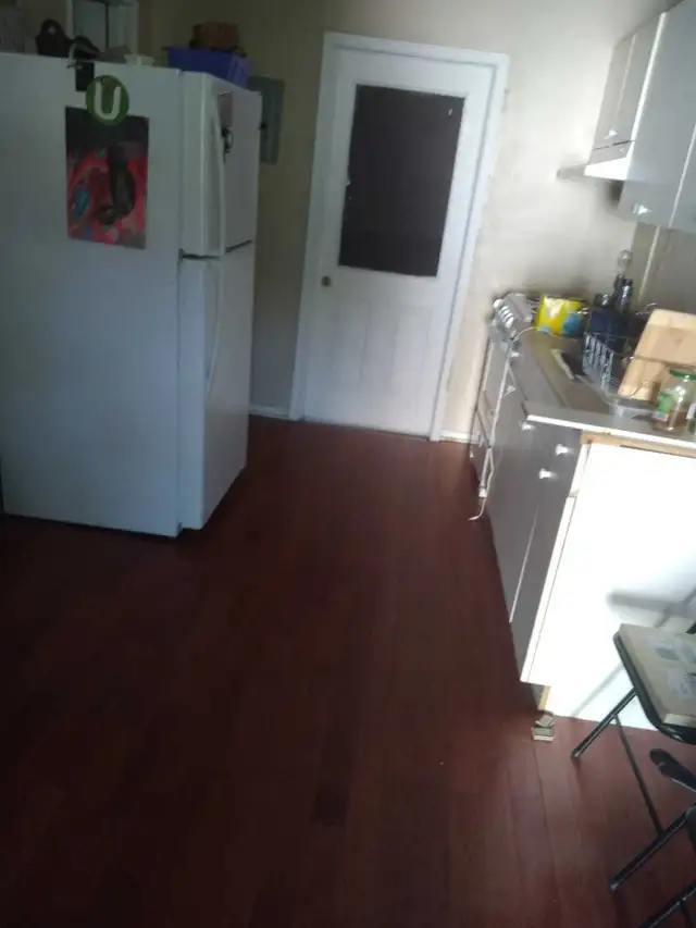 Bachelor studio apartment Dufferin station