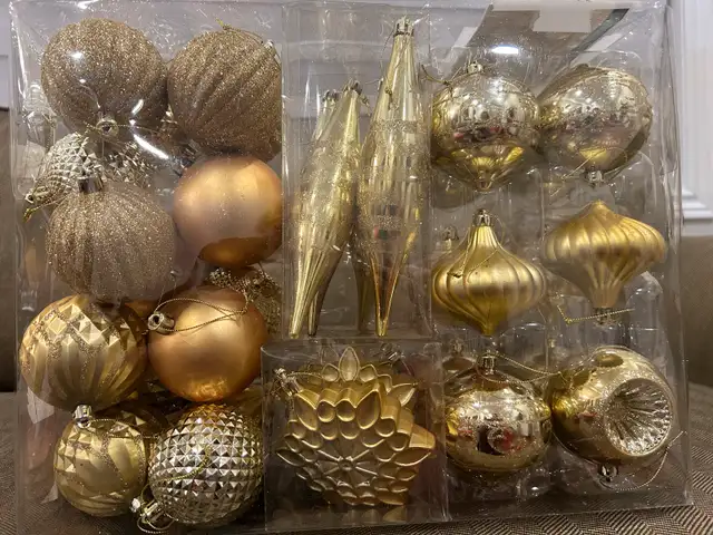 Complete set red and gold theme ornaments for Xmas tree62863272826627121