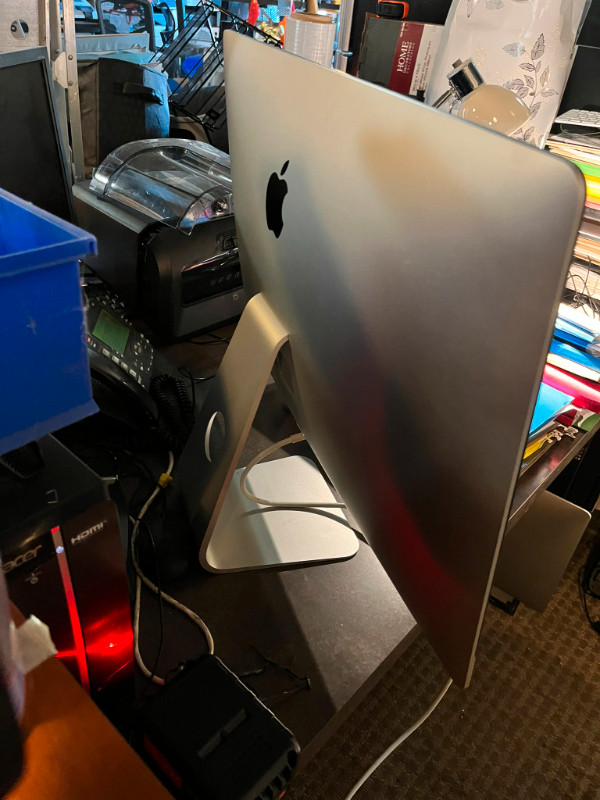 iMac 27" (Retina 5k, 2017) in Desktop Computers in Burnaby/New Westminster - Image 2