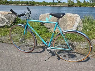 Peugeot Mens 10 speed bike. 27 in wheels. Stored in garage.