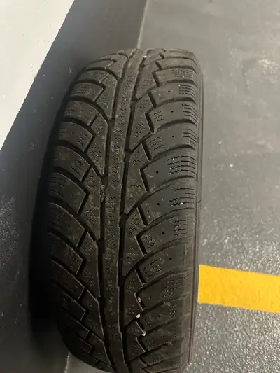 These FrostExtreme SW606 tires, size 185/65R15, are in pre-owned condition and ready to help you tac...