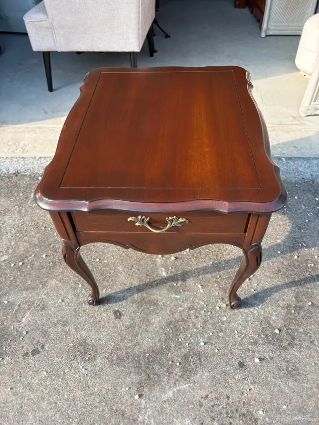 Single Solid Wood Side Table in Coffee Tables in Peterborough - Image 11