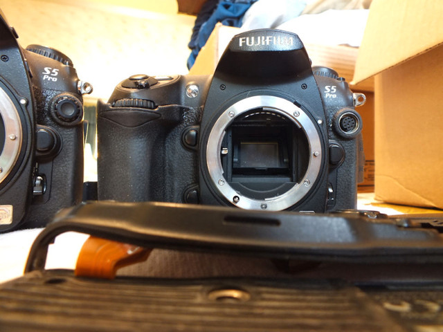 Two Fujifilm S5 Pro DSLR bodies for parts. Nikon F mount. in Cameras & Camcorders in St. Catharines - Image 3