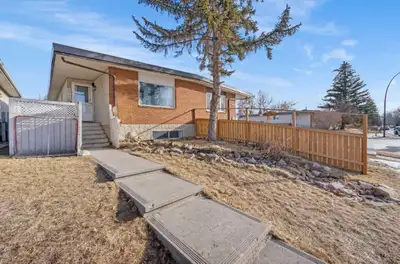 Bright & Spacious 2-Bedroom Main Floor in Ogden – Available May 1 Looking for responsible and respec...