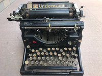 Underwood Model 5 Vintage typewriter for parts or repair