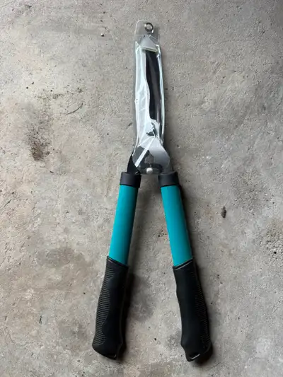 Hedge Shear (Canadian Tire), View more