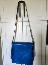 m0851 leather postman bag