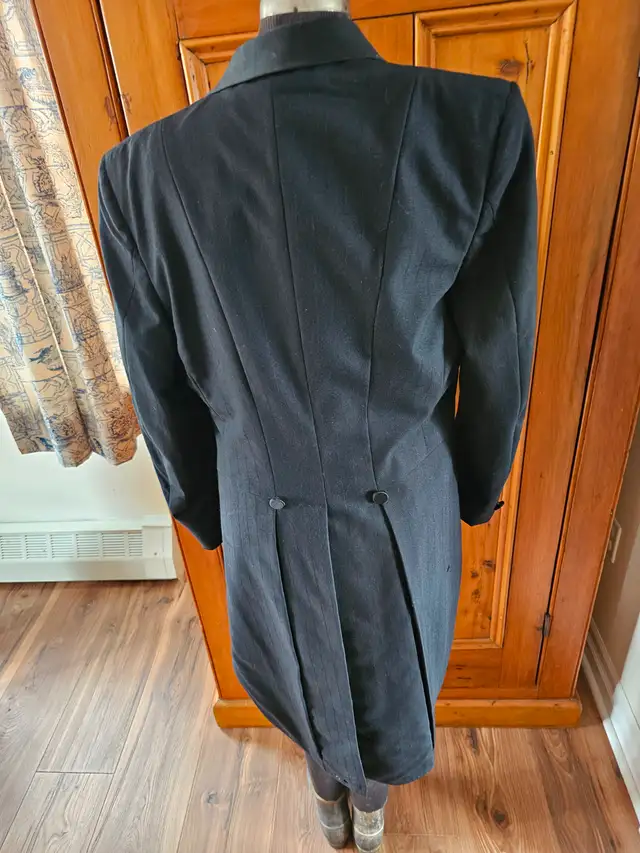 Vintage men's tail coat in Arts & Collectibles in City of Halifax - Image 5