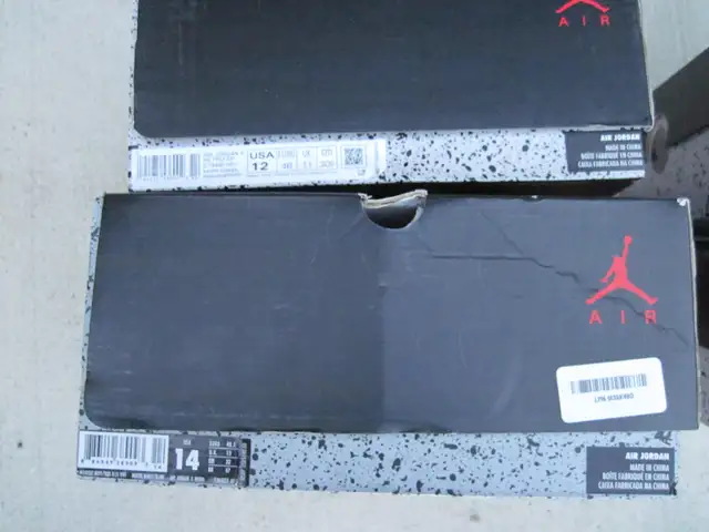 Empty Jordan Boxes in Men's Shoes in Markham / York Region - Image 3