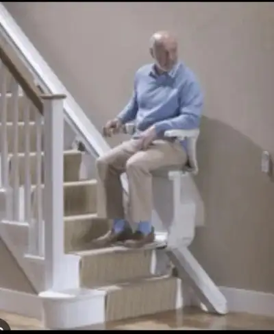 Stairlift Machine Char Lift for Seniors 2 Brand New Batteries Left or Right Hand Side Delivery & Ins...