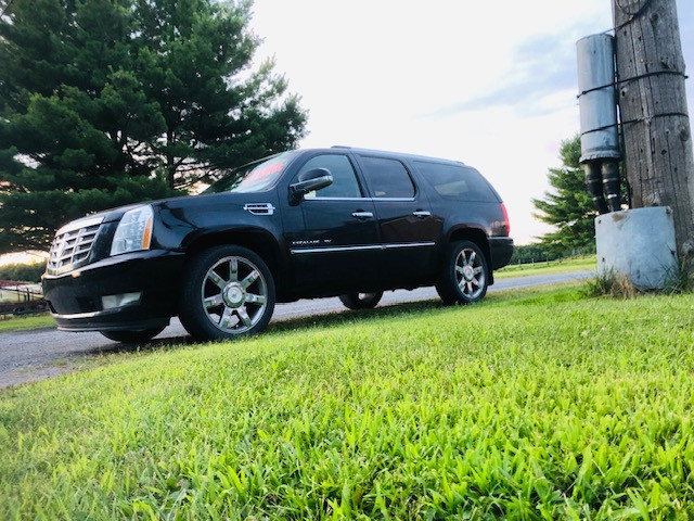 Cadillac Escalade 2010 – Toute équipée – 305000 km – 5 800 $ dans Autos et camions  à Granby - Image 4