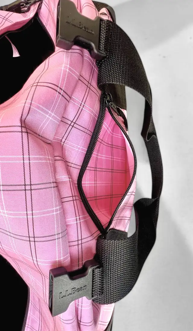 [LL Bean] Rolling Duffel Bag (suitcase/ luggage) like new, clean in Women's - Bags & Wallets in Sudbury - Image 5