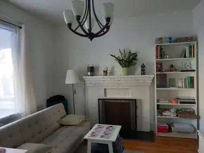 Sublet for August: one bedroom apt on Oxford Street