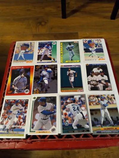 Vintage Baseball Cards Ken Griffey Jr. HOF Lot of 24 NM
