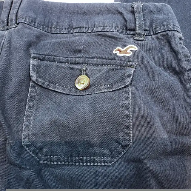Hollister Navy Flared Trousers in Women's - Bottoms in Oakville / Halton Region - Image 7
