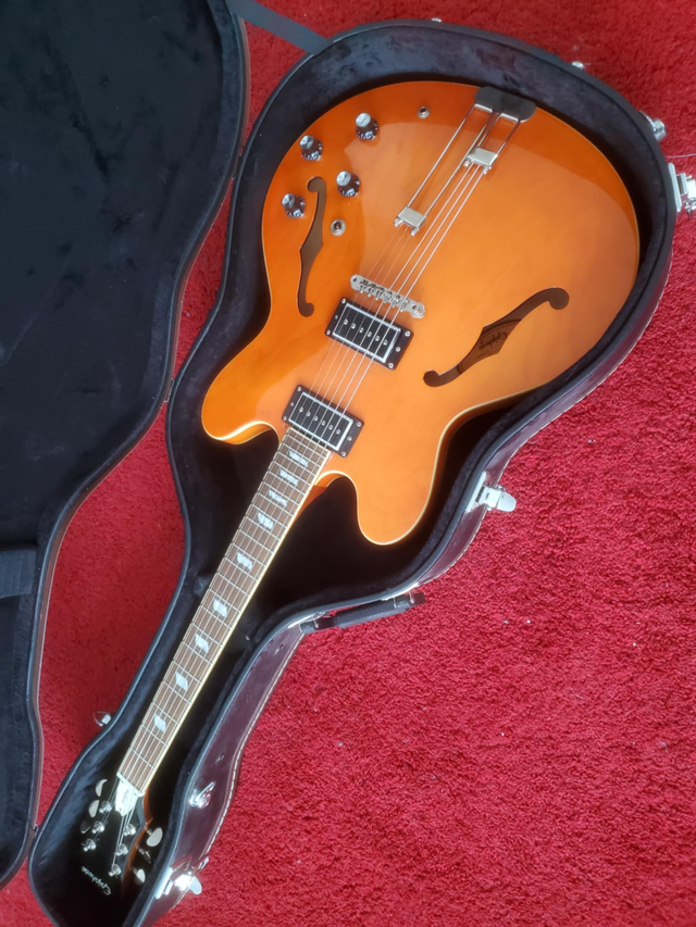 Case rigide de qualité pour guitare acoustique ou hollowbody in Guitars in Drummondville - Image 5