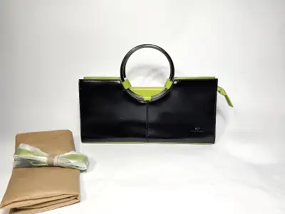 A venir chercher dans le H1X 2J4 Montréal Sac à Main Daniela Moda en Cuir Véritable Neuf Marque Dani...