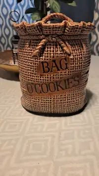 Vintage burlap sac cookie jar