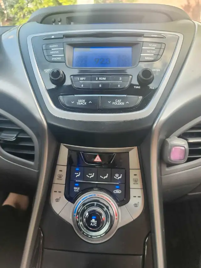 For Sale: Hyundai Elantra – Great Condition! in Cars & Trucks in City of Montréal - Image 9