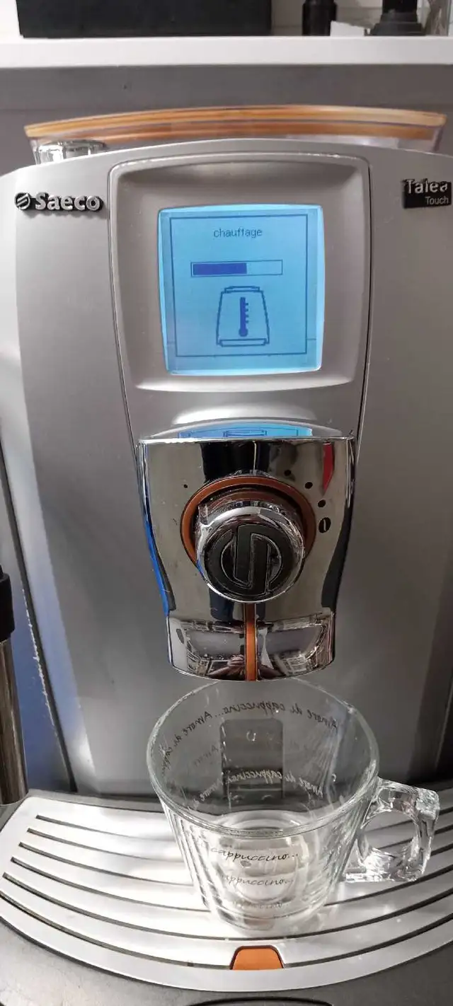 Saeco automatic in Coffee Makers in City of Montréal - Image 2